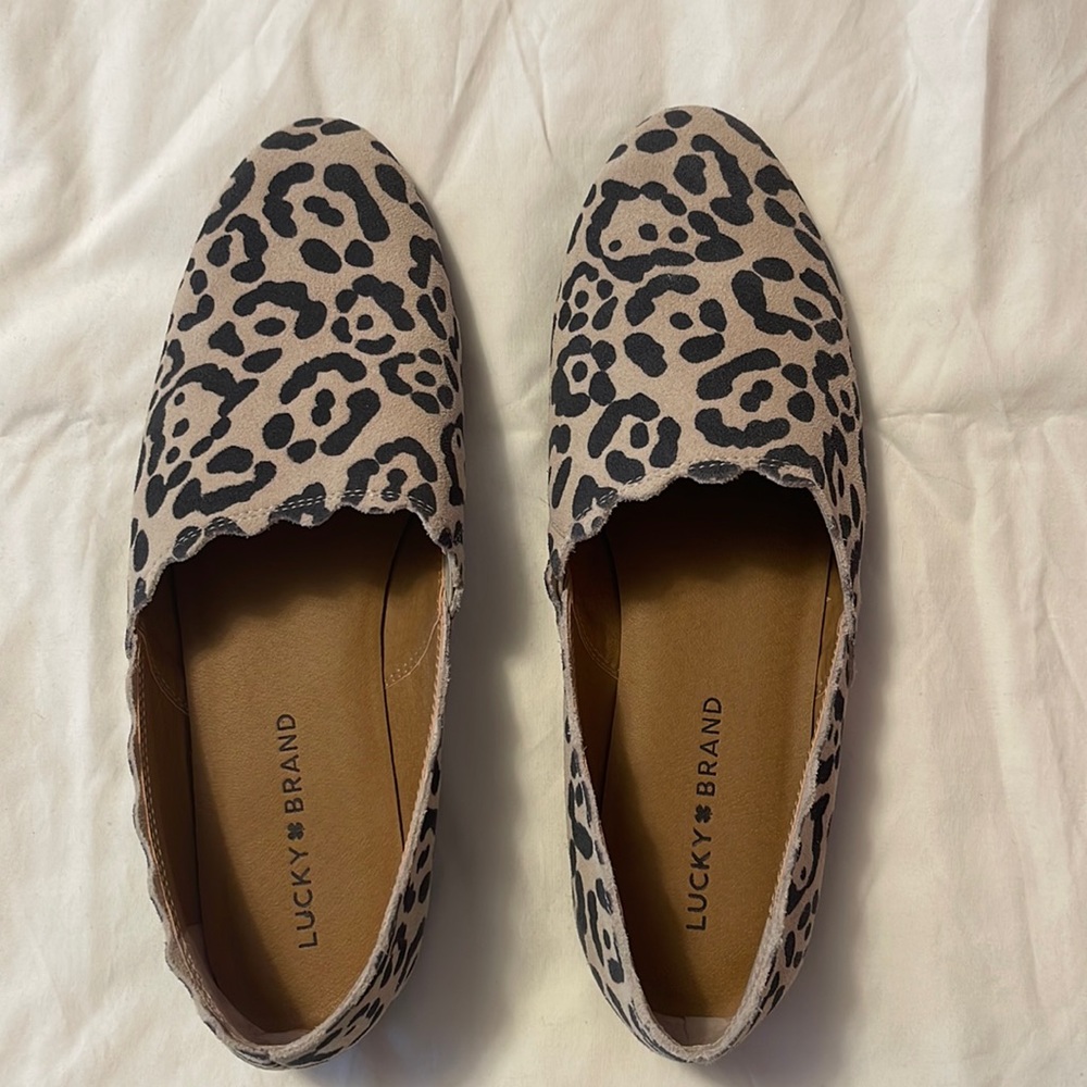 Lucky Brand size 9.5M Leopard Print